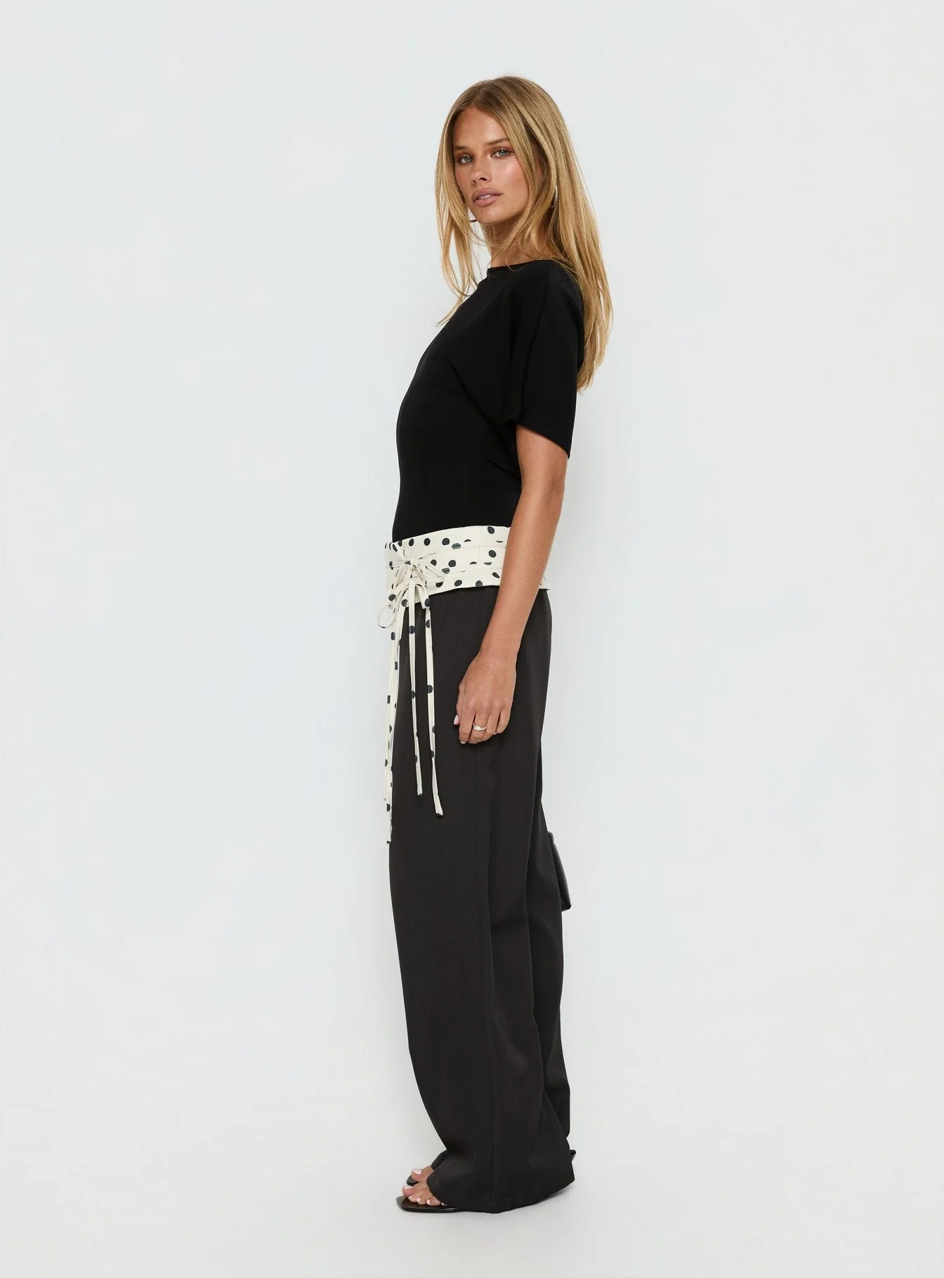 Arazia Cinched Short Sleeve Top Black - Image 4