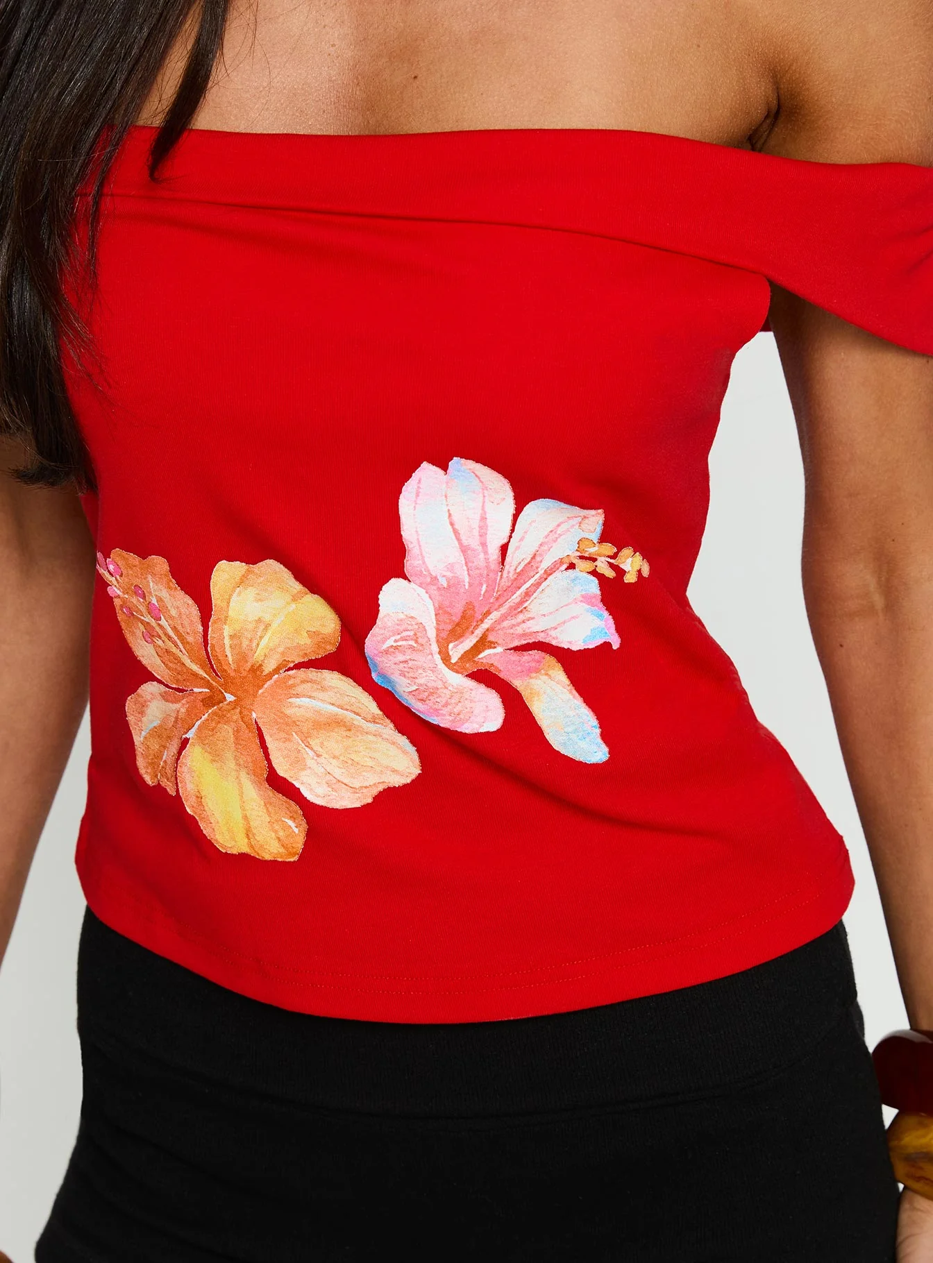 Hibiscus Haven Off Shoulder Graphic Top Red - Image 5