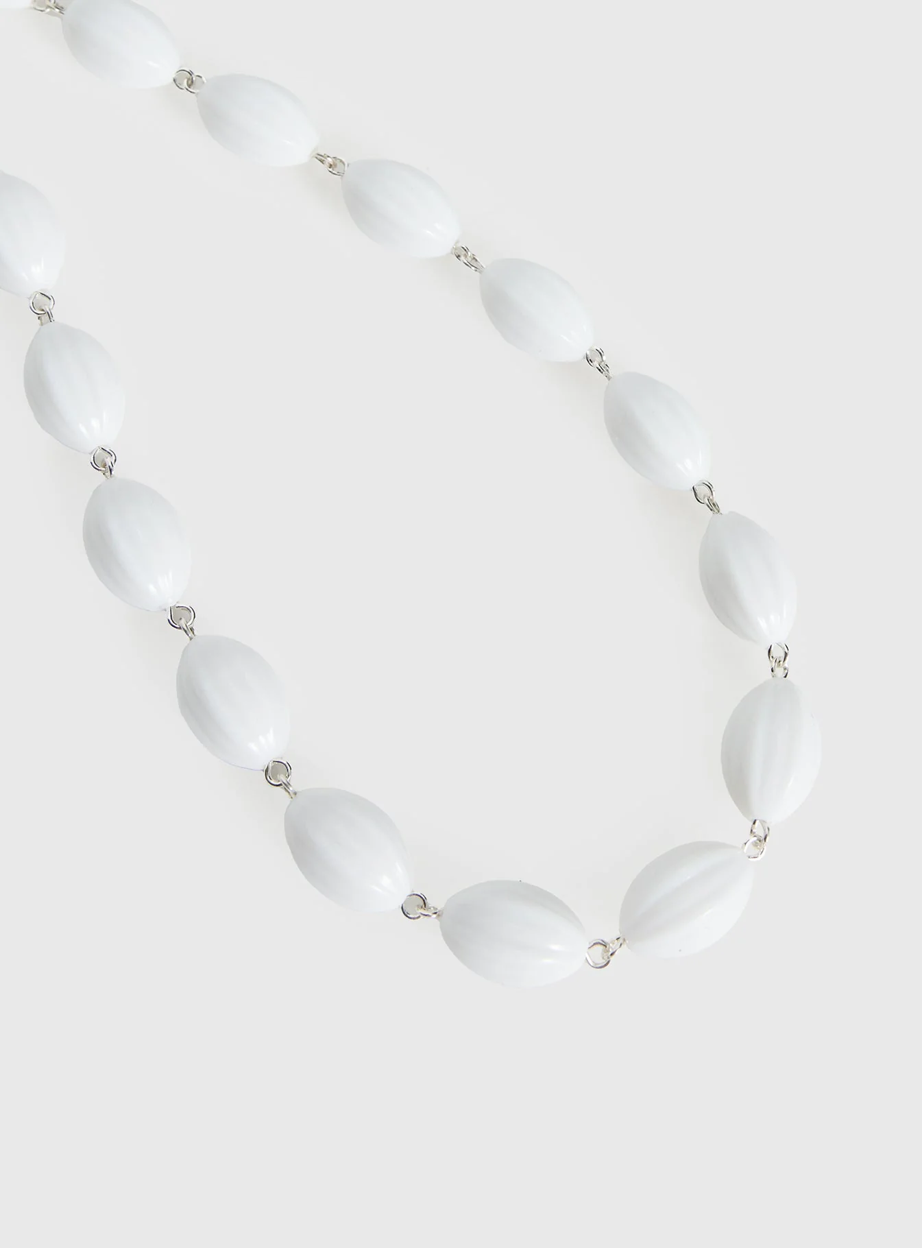 Liviya Beaded Necklace White - Image 3