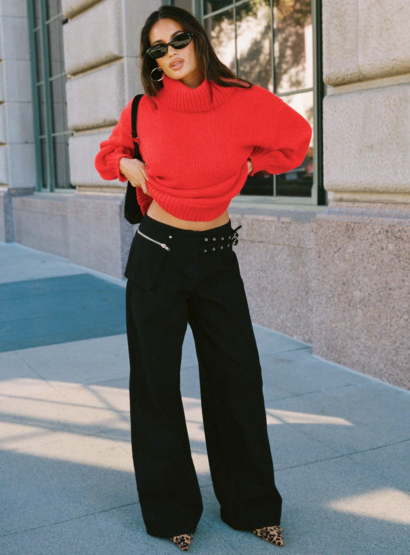 Paltrow Mid Rise Wide Leg Cargo Jeans Black - Image 2