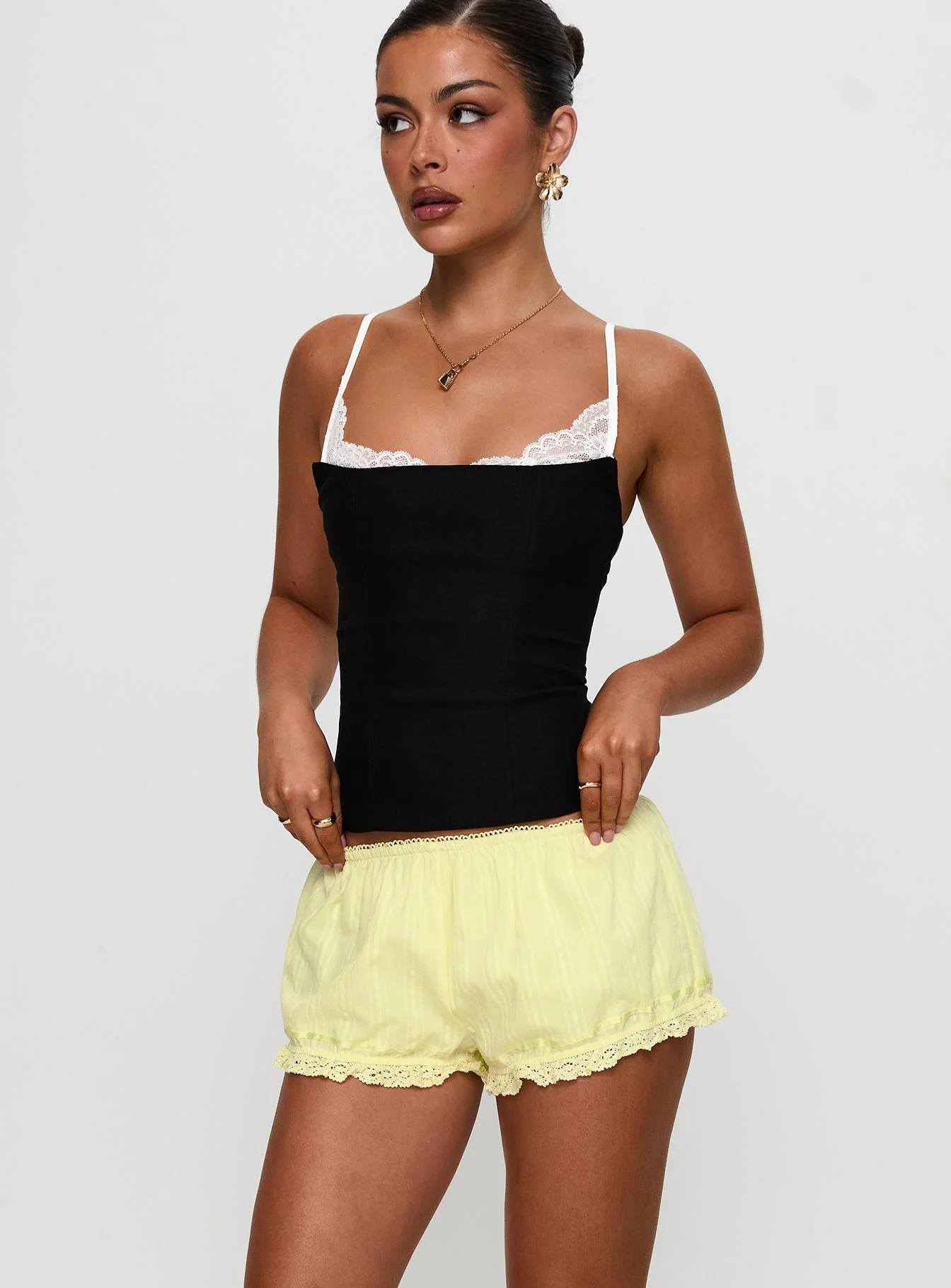 Rhubarb Lace Shorts Lemon Yellow - Image 2