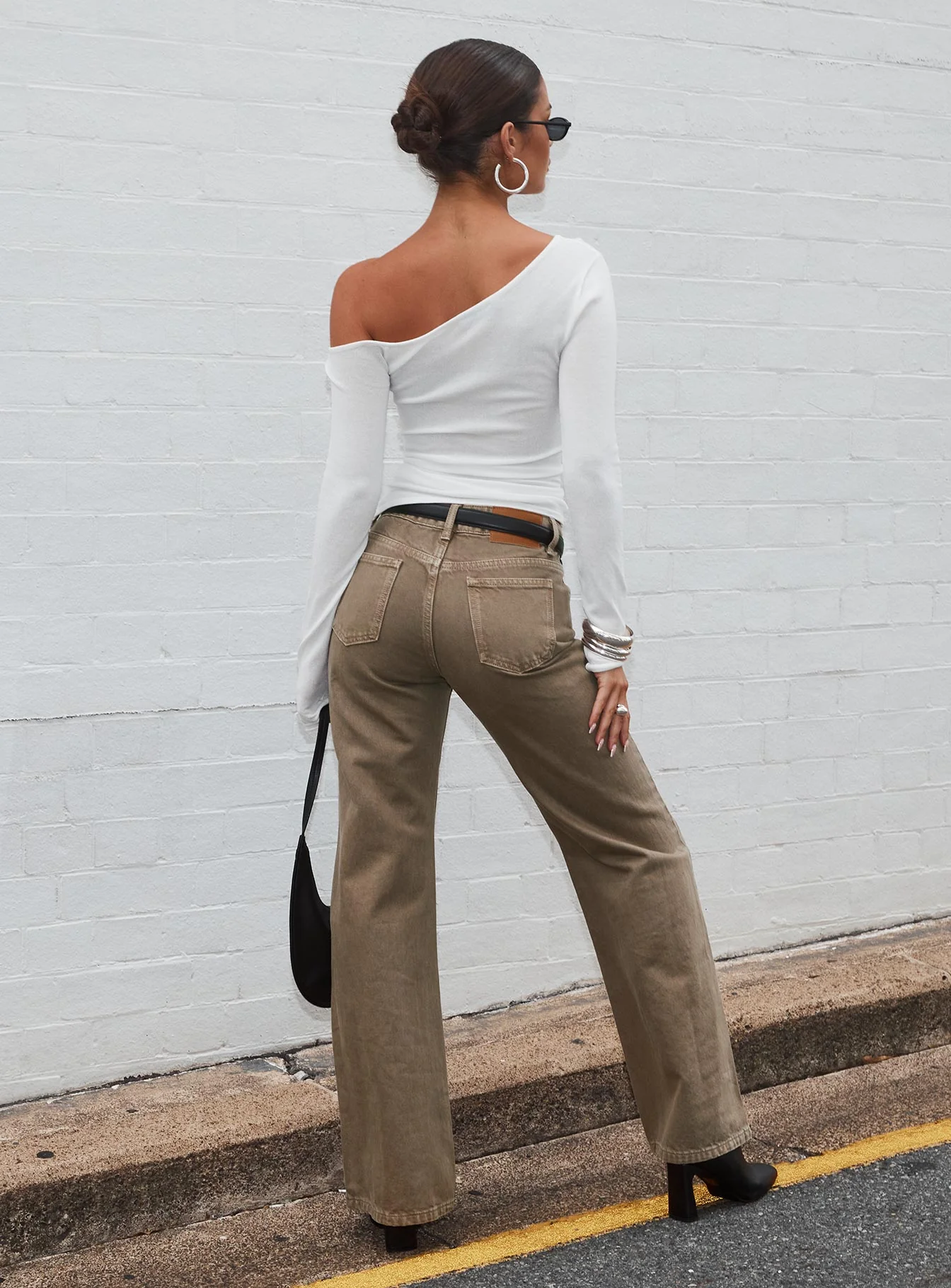 Under Control Mid Rise Wide Leg Jeans Washed Brown - Image 4