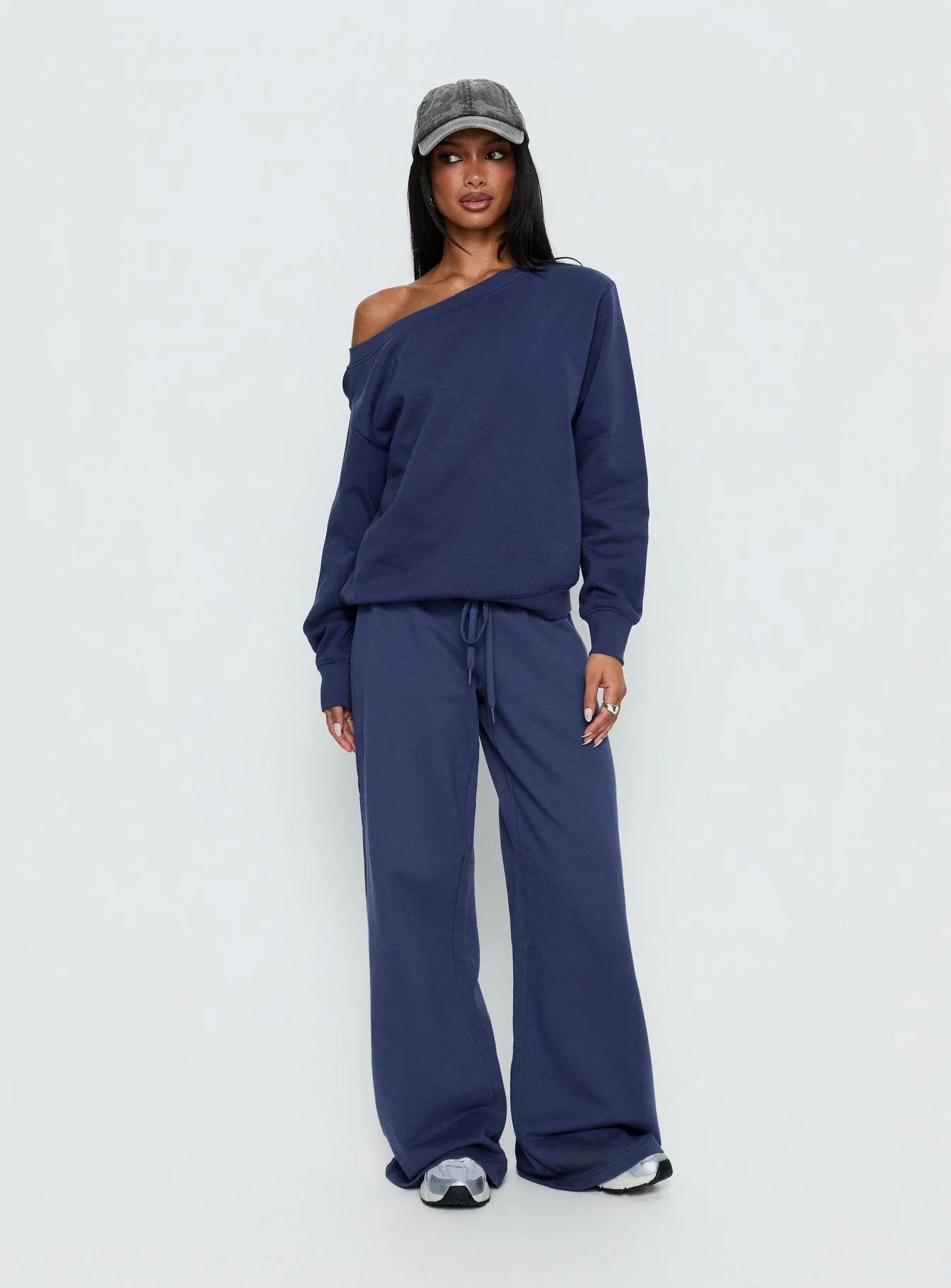 Wellness Off the Shoulder Jumper Navy - Image 3