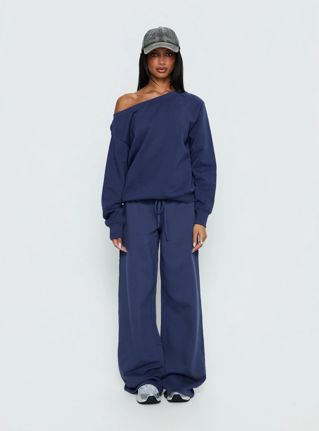 Wellness Off the Shoulder Jumper Navy - Image 9